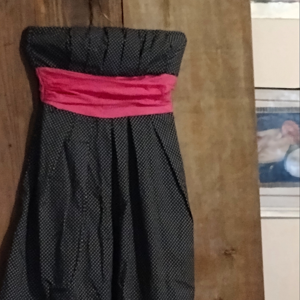 Speechless  Blk & Wt polka dot mini dress with pink waist band